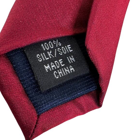 Michael Kors Men's Sapphire Silk Solid Burgundy Tie - Picture 4 of 5